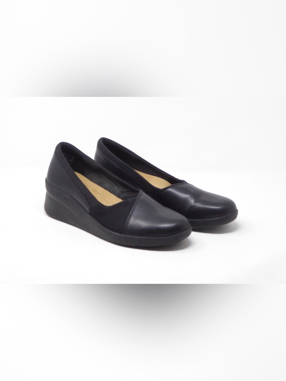 Clarks Women’s Size 10 Suttyn Walk Black  Leather Wedge Shoe Slip On
